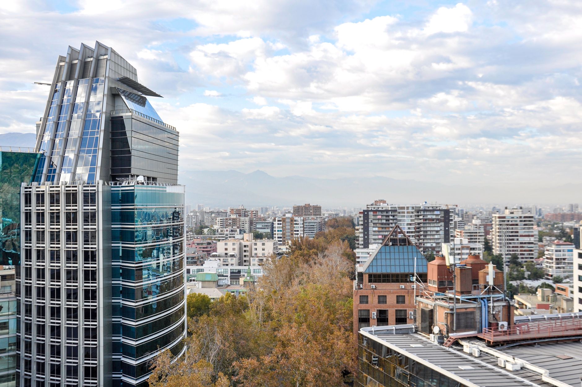 Vista de edificios de oficinas en la ciudad
